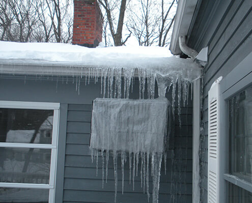 ice dam on roofline